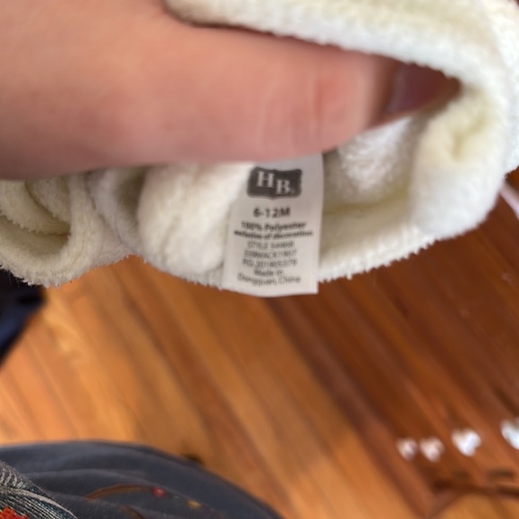 Booties 6-12 months - Picture 2 of 2